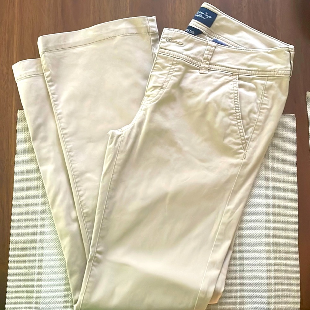 AE bootcut khaki (short)